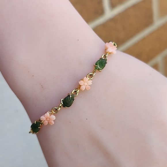Vintage Jade And Coral Rose Bracelet - Picture 8 of 9